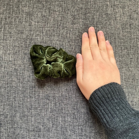 Cute Green Scrunchy - Picture 3 of 3